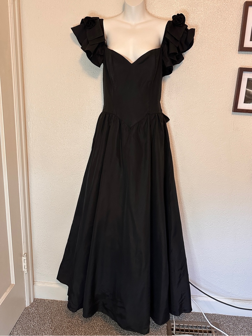 Vintage Gunne Sax Elegant Black Ruffle-Sleeve Evening Dress